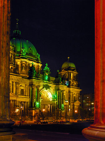 Berliner Dom bei Nacht