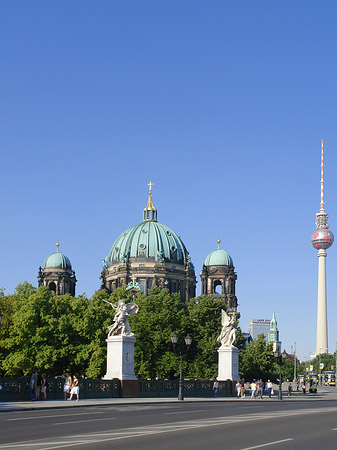 Foto Berliner Dom mit Fernsehturm - Berlin