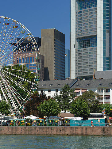Foto Commerzbank mit Riesenrad - Frankfurt am Main