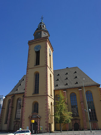 Foto Katharinenkirche mit Straße