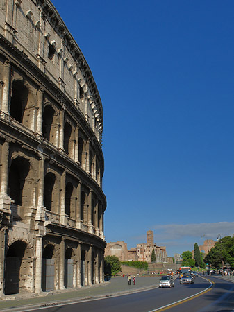 Fotos Kolosseum mit Straße | Rom