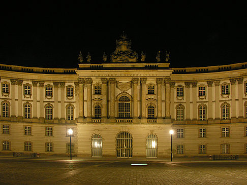 Foto Alte Bibliothek am Bebelplatz bei Nacht