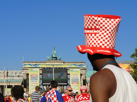 Foto Fans am Brandenburger Tor - Berlin