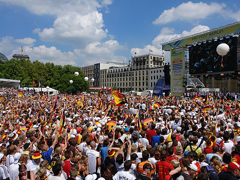 Fotos Fanfest - Menchenmasse | Berlin