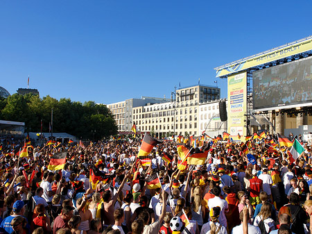 Fanmeile am Reichstag Fotos