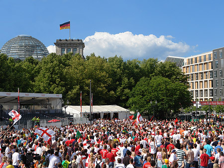 Foto Fanmeile am Reichstag - Berlin