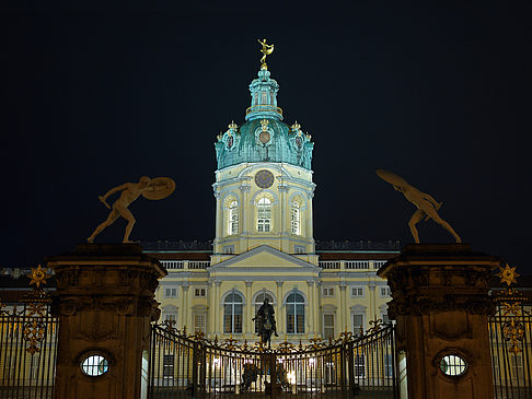 Foto Eingang zum Schloss Charlottenburg