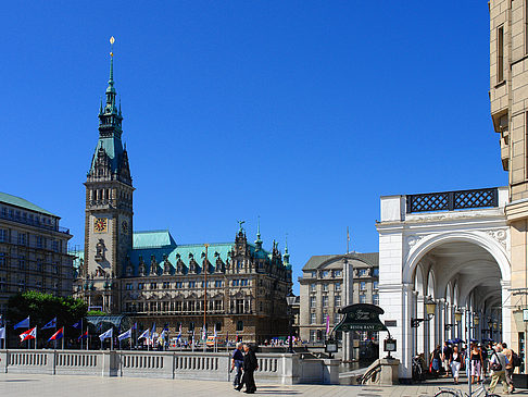 Jungfernstieg und Alster Arkaden Fotos