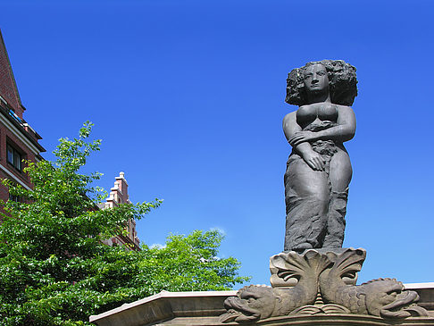Fotos Fischmarktbrunnen Minerva | Hamburg