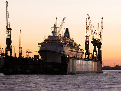 Foto Hamburger Hafen - Hamburg