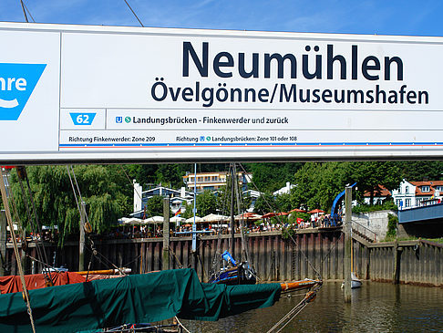 Anlegestelle Neumuehlen Fotos