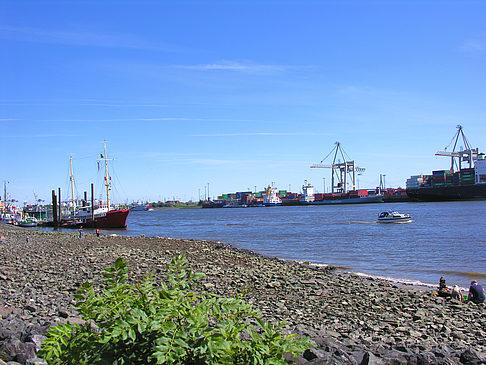 Strand und Hafen von Övelgönne Fotos