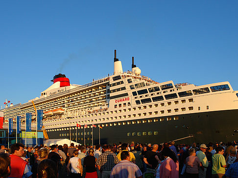 Queen Mary 2 - Volksfest