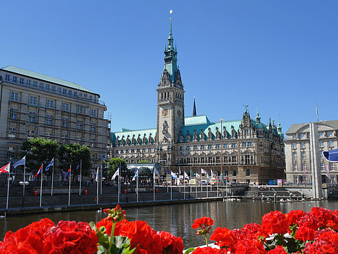 Rathaus mit Alsterfleet