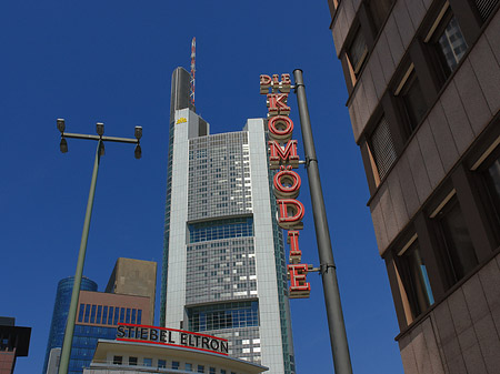 Fotos Commerzbank hinter Komödie