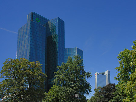 Foto Dresdner Bank neben Trianon