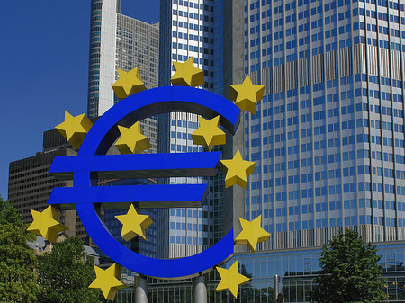 Foto Eurozeichen mit Eurotower