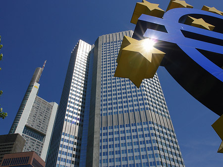 Foto Eurozeichen mit Eurotower - Frankfurt am Main