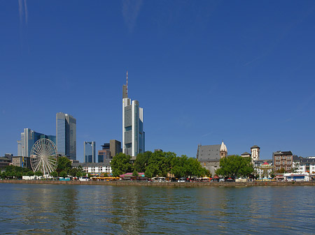 Foto Skyline von Frankfurt mit Riesenrad - Frankfurt am Main