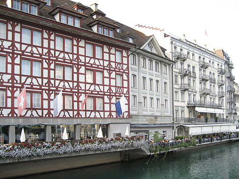 Gebäude