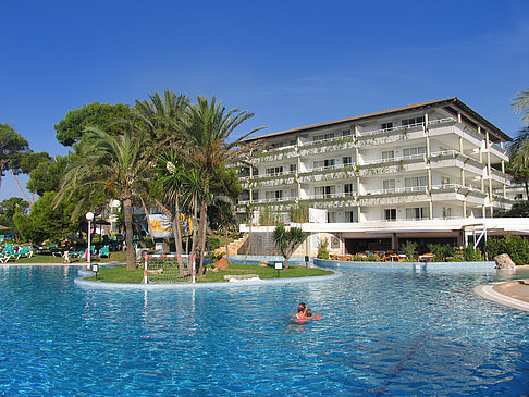 Foto Hotel mit Pool