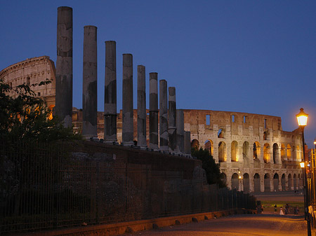 Säulen in der Dämmerung Foto 