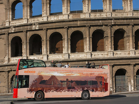 Foto Bus vor dem Kolosseum - Rom