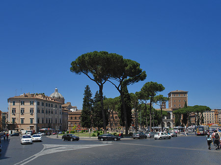 Fotos Verkehr an der Piazza Venezia | Rom