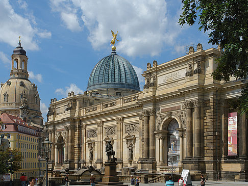 Frauenkirche und Kunstakademie Fotos