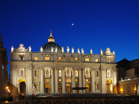 Foto Petersdom mit Halbmond - 