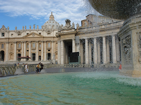 Foto Brunnen mit Petersdom - 
