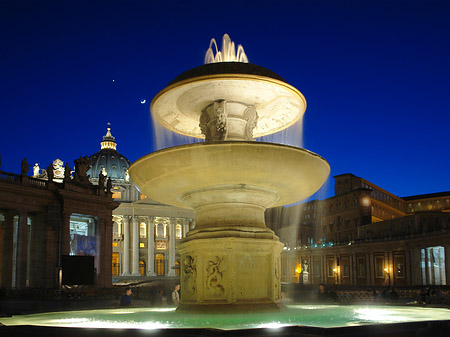 Foto Brunnen auf dem Petersplatz