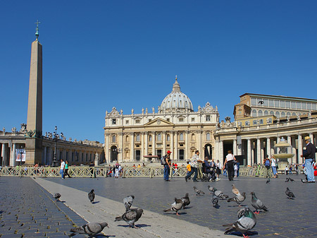 Fotos Obelisk mit dem Petersdom