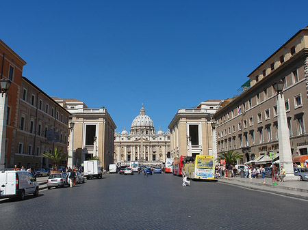 Straße zum Vatikan Fotos