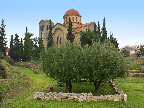Kerameikós Fotografie Sehenswürdigkeit  von Athen Kleine Kirche auf dem Friedhofsgelände