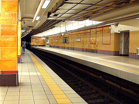 Omónia-Platz Bildansicht Attraktion  Athen Fotoausstellung an der Metro-Station Omónia